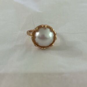 Elegant Gold Pearl Ring